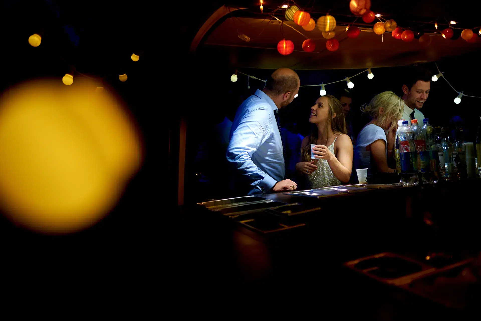 foodtruck mariage original économique Paris soirée guirlande lumineuse