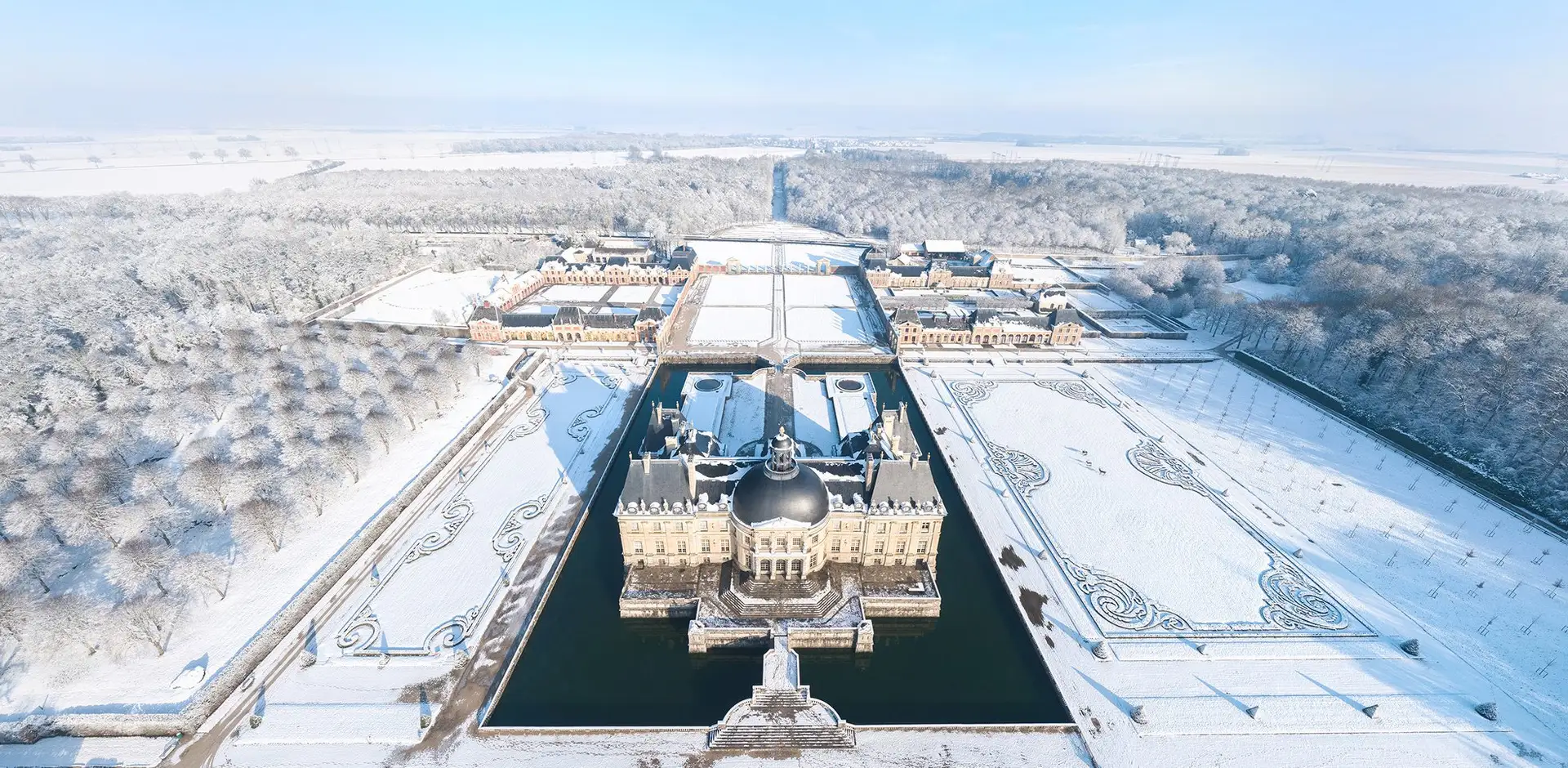 chateau Île-de-France pour mariage en hiver - le chateau de vaux-le-vicomte mariage haut de gamme et luxe