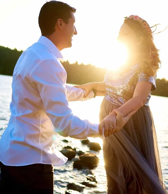 photographe grossesse clermont-ferrand - shooting photo couple au bord d'un lac